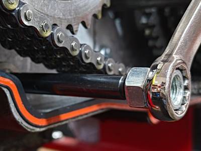 1977_sportster_primary_chain_adjuster_shoe_upgrade_kit_pic3_by_fizzle.jpg 1977_sportster_primary_chain_adjuster_shoe_upgrade_kit_pic3_by_fizzle.jpg